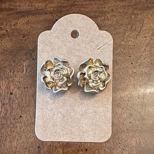 Earrings - Beautiful Gold Rose-Shaped Stud Earrings